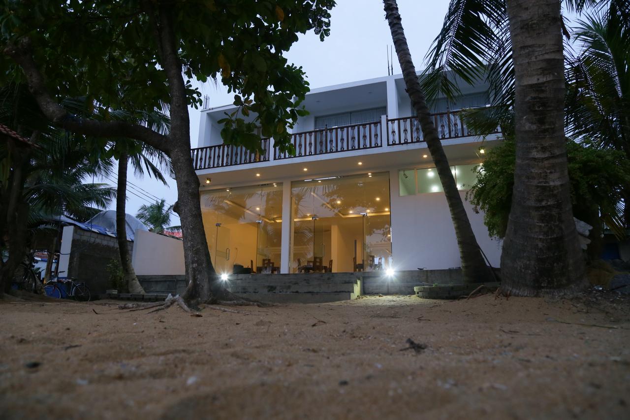 Lochana Beach Hotel Ettukala Eksteriør billede